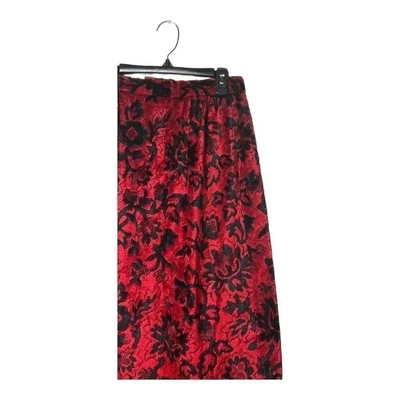 1539. VINTAGE 1960’s RED BLACK IN COLOR TAPESTRY MAXI SKIRT SEE MEASUREMENTS - Picture 3 of 9